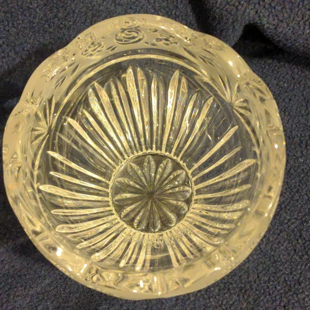 Oneida Southern Garden Crystal Hostess Bowl